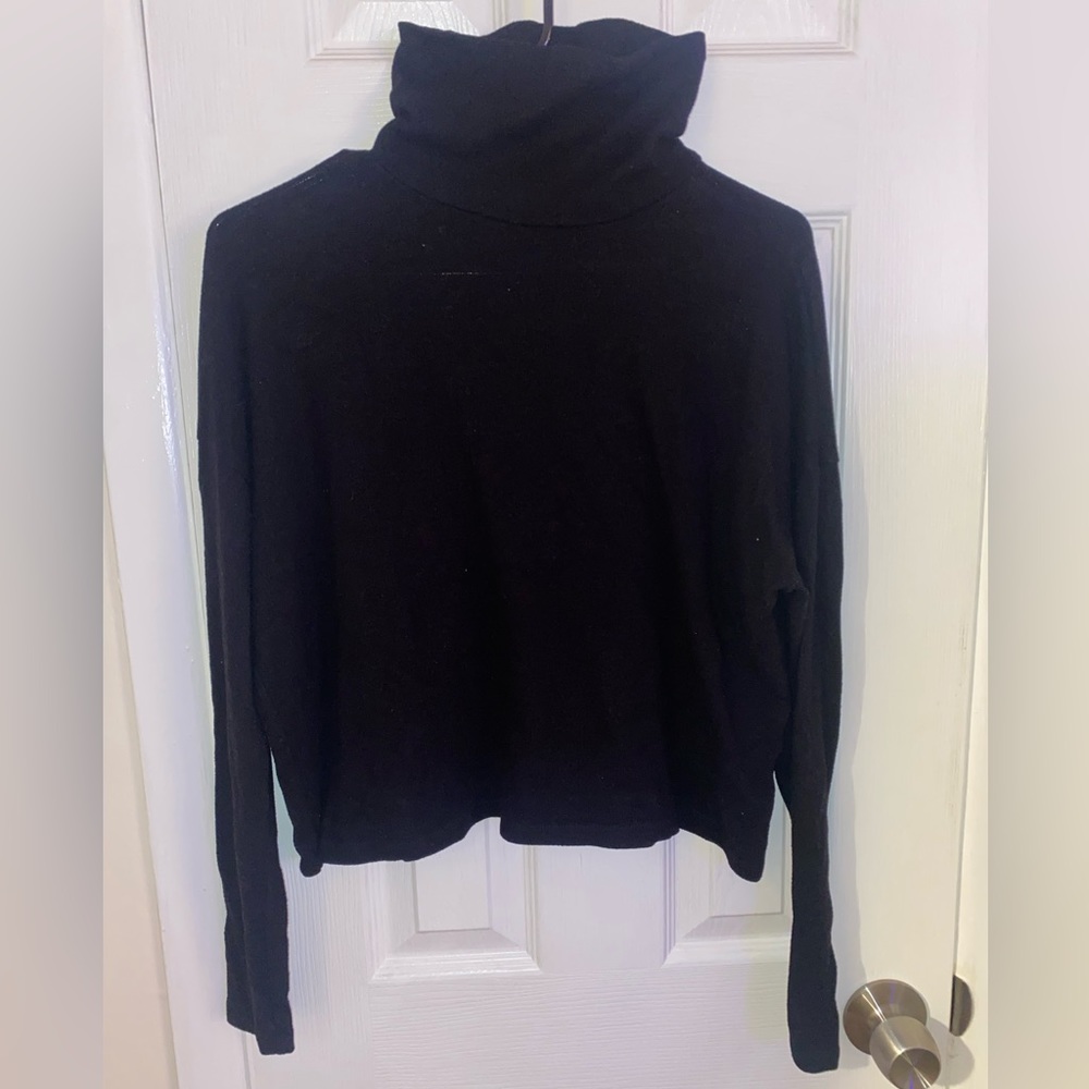 Long sleeve high neck top